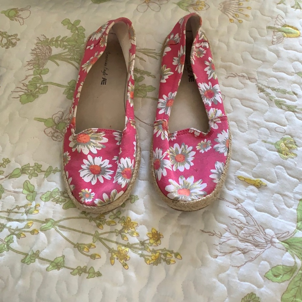 Slip on kicks